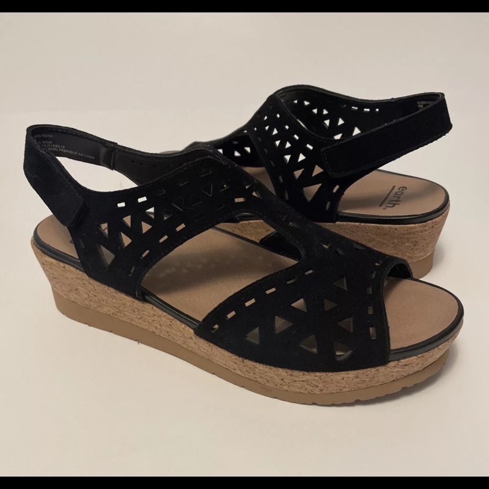 NWOT Earth Buran Rosa Black Wedge Sandal T Strap Ankle Cork Cut Out Size 8W